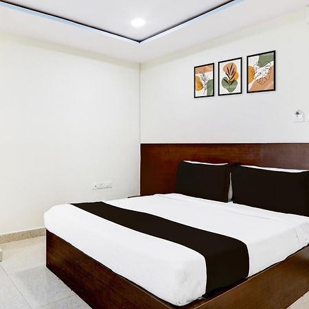 Super Hotel O At Home Hotel Darbar Χιντεραμπάντ Εξωτερικό φωτογραφία