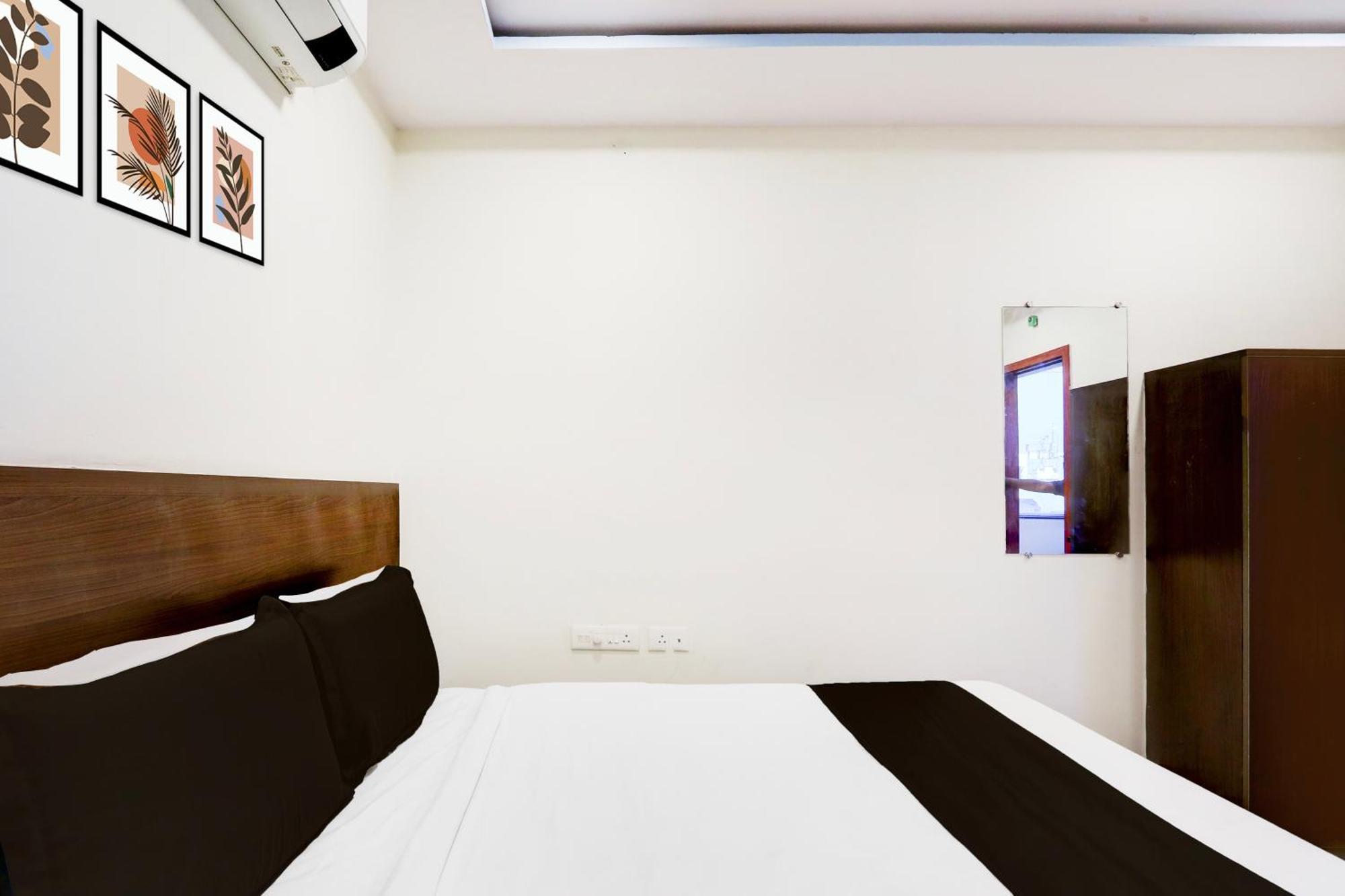 Super Hotel O At Home Hotel Darbar Χιντεραμπάντ Εξωτερικό φωτογραφία