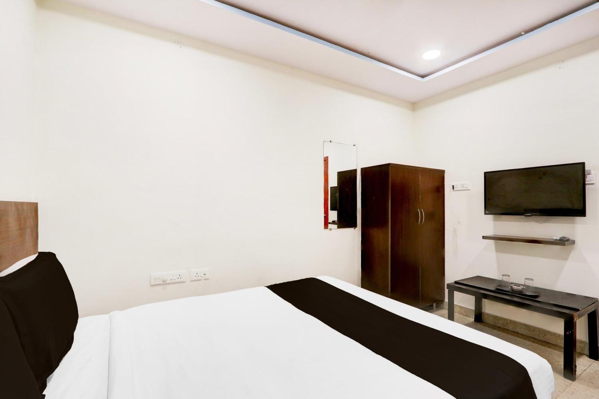 Super Hotel O At Home Hotel Darbar Χιντεραμπάντ Εξωτερικό φωτογραφία